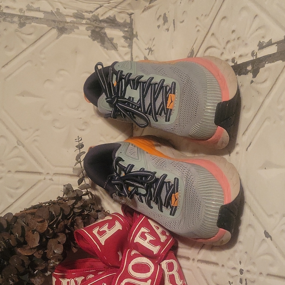 Hoka tennis shoes